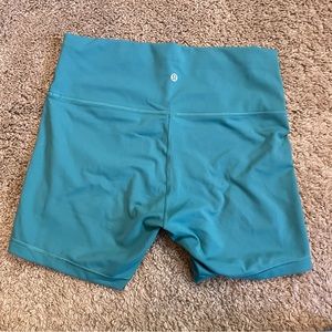 Lululemon Wunder Under green training shorts, size 14.